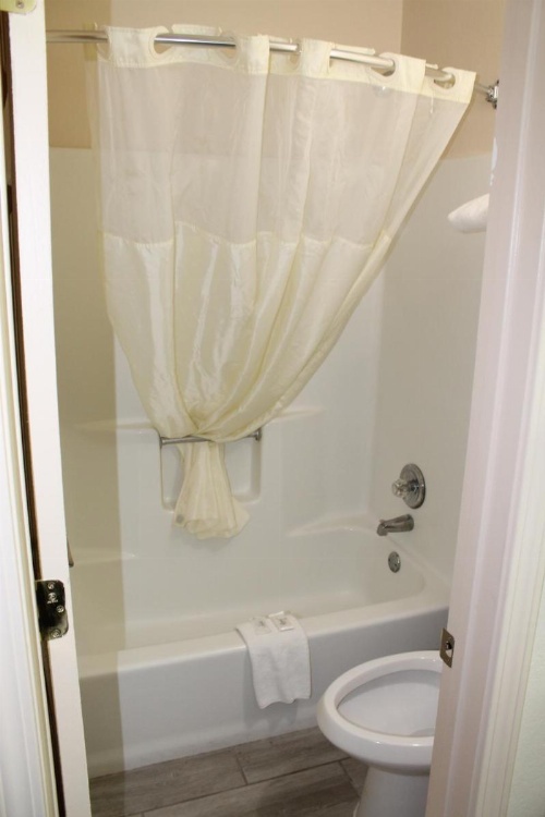 Americas Best Value Inn Tuscaloosa image 13