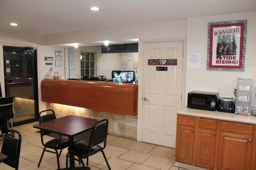 Americas Best Value Inn Tuscaloosa image 16
