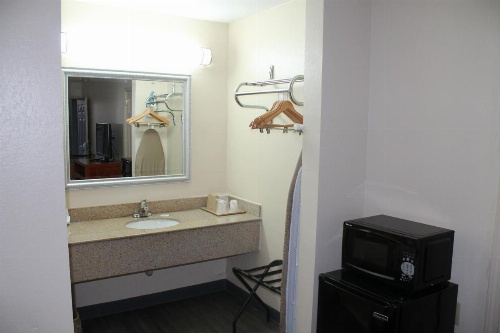 Americas Best Value Inn Tuscaloosa image 22